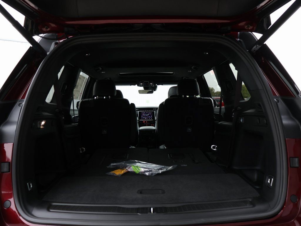 New 2025 Jeep Grand Cherokee L Altitude image 15