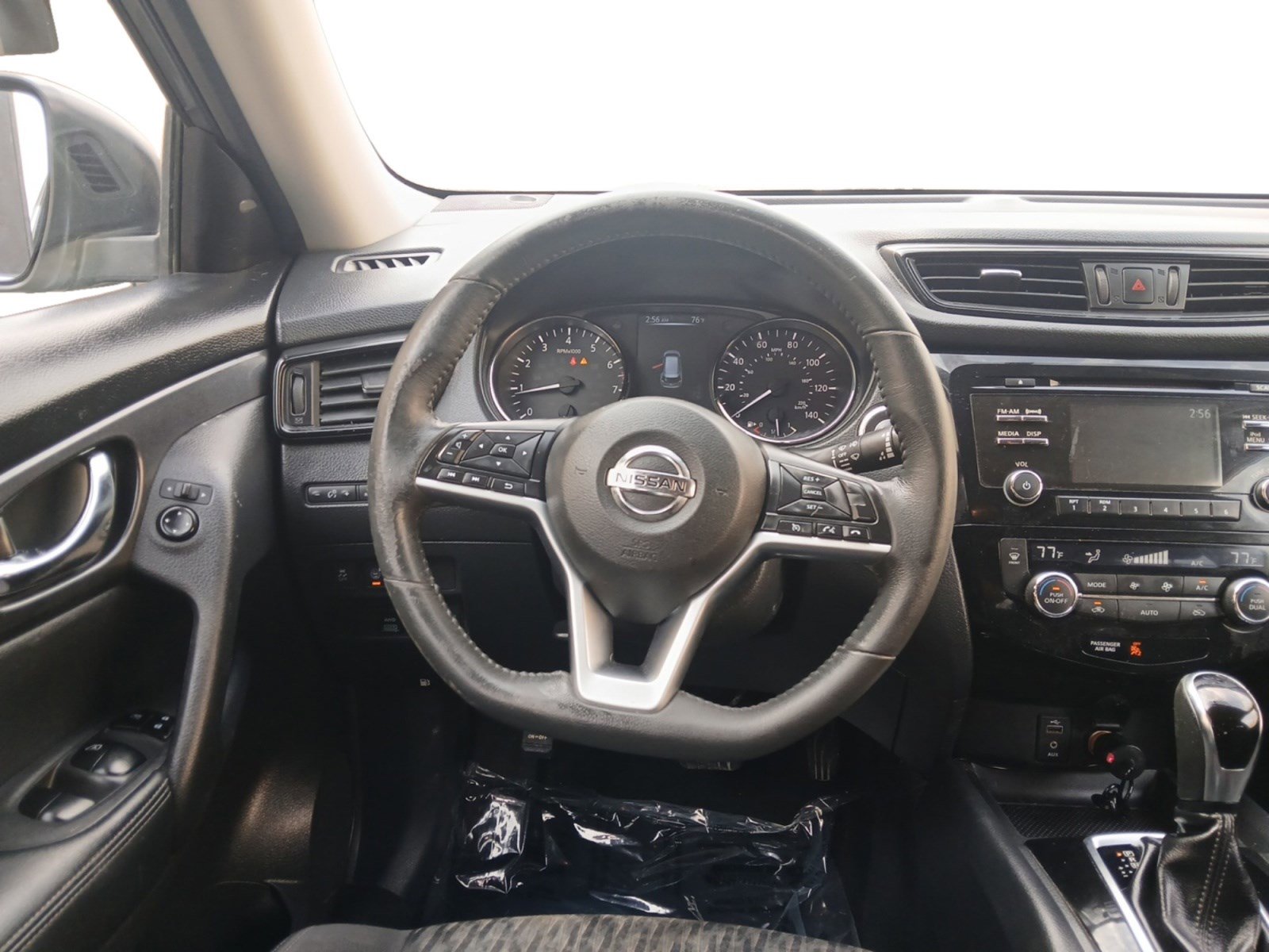 Used 2017 Nissan Rogue SV image 12