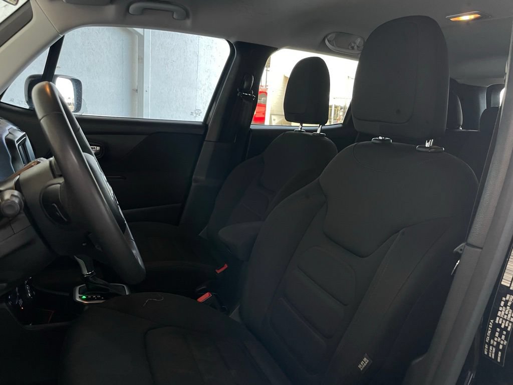 Used 2021 Jeep Renegade Latitude AWD/4WD image 21