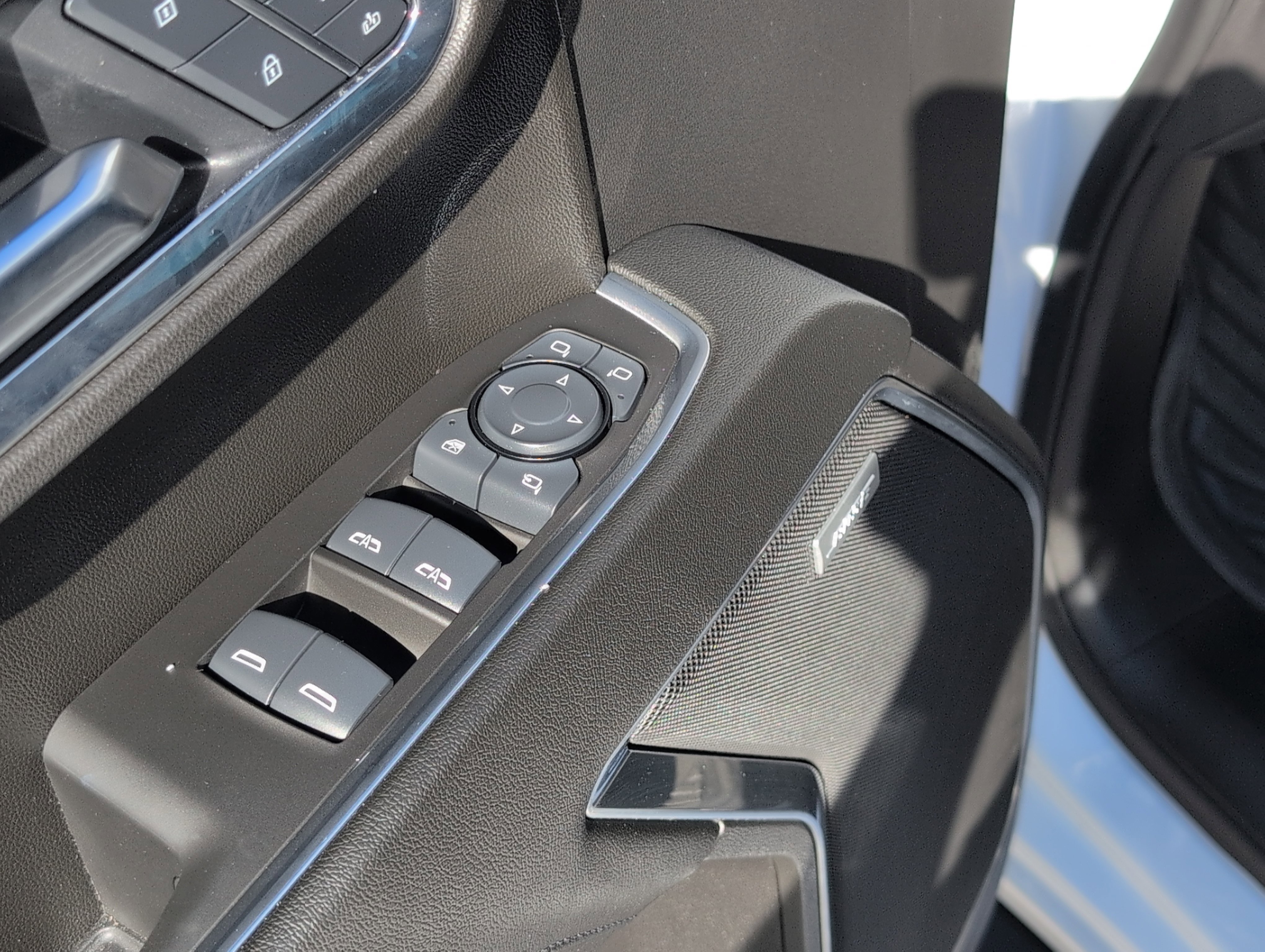 Used 2025 Chevrolet Silverado 1500 LTZ w/ Z71 Off-Road Package image 12