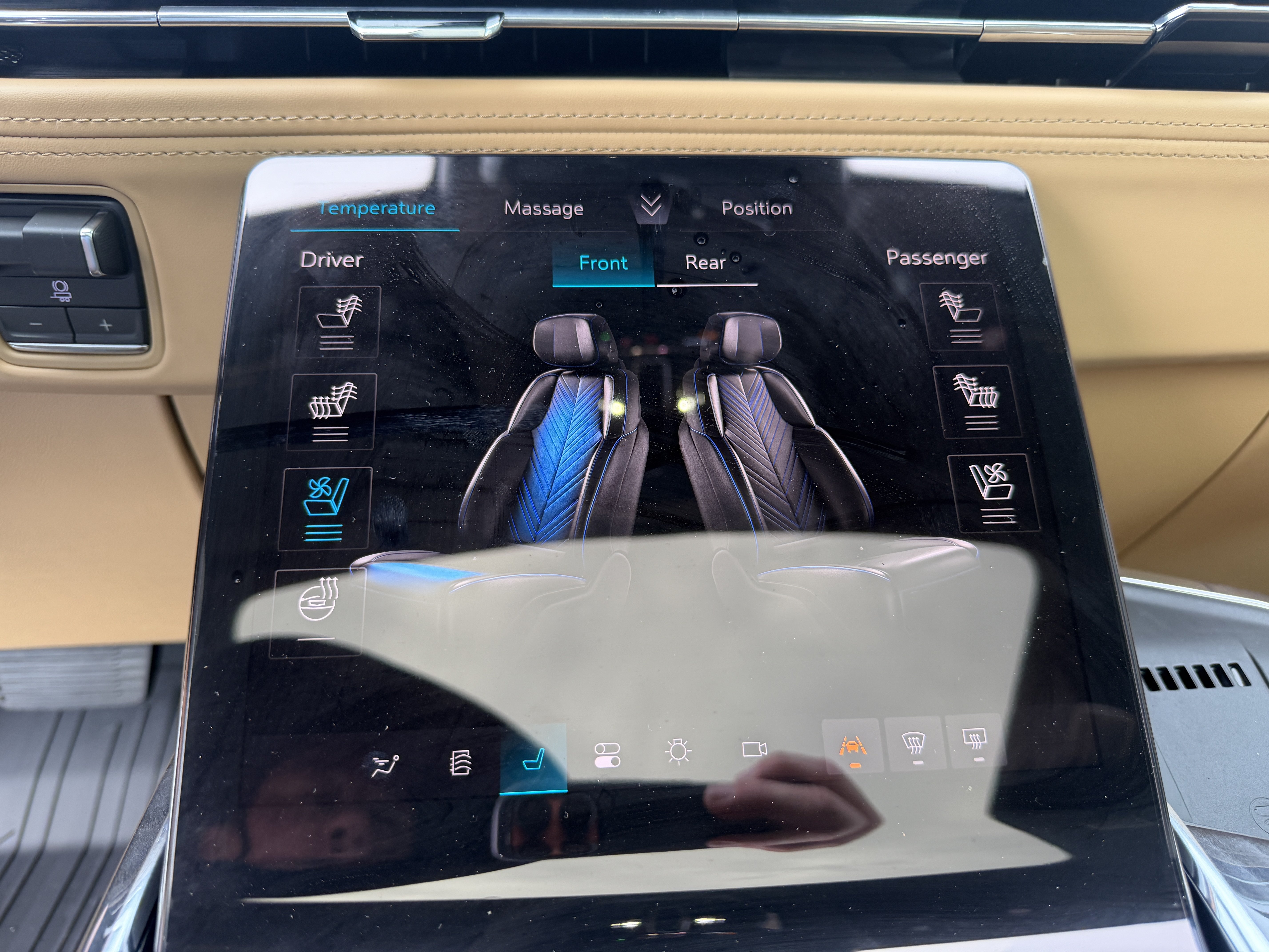 New 2026 Cadillac Escalade IQL Sport 2 w/ LPO, ONYX Package AWD/4WD image 25