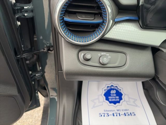 New 2026 Chevrolet Trax LT w/ Sunroof Package image 19