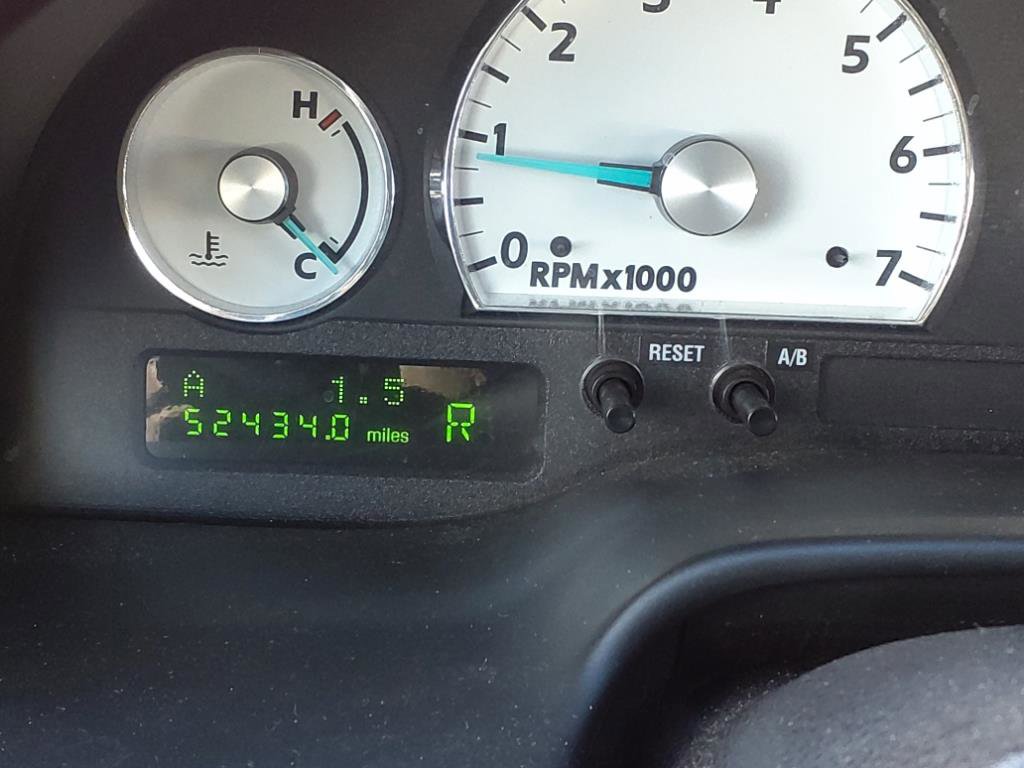 Used 2004 Ford Thunderbird Deluxe image 15