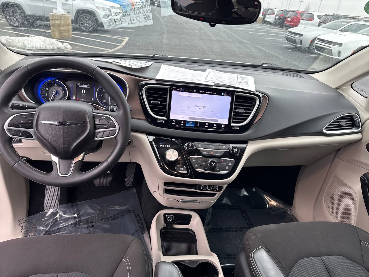 Used 2024 Chrysler Voyager LX image 17