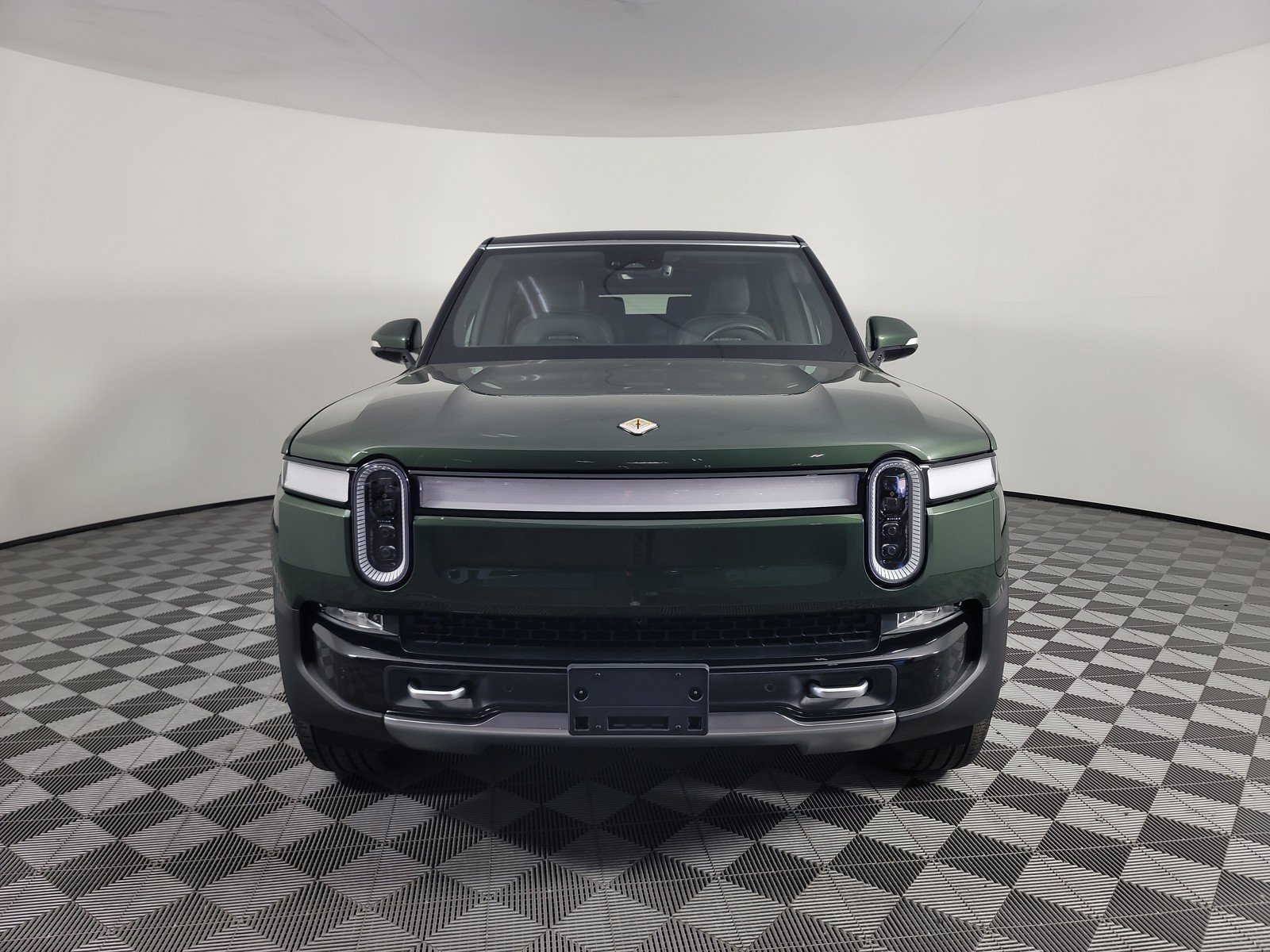 Used 2024 Rivian R1S Adventure AWD/4WD image 8