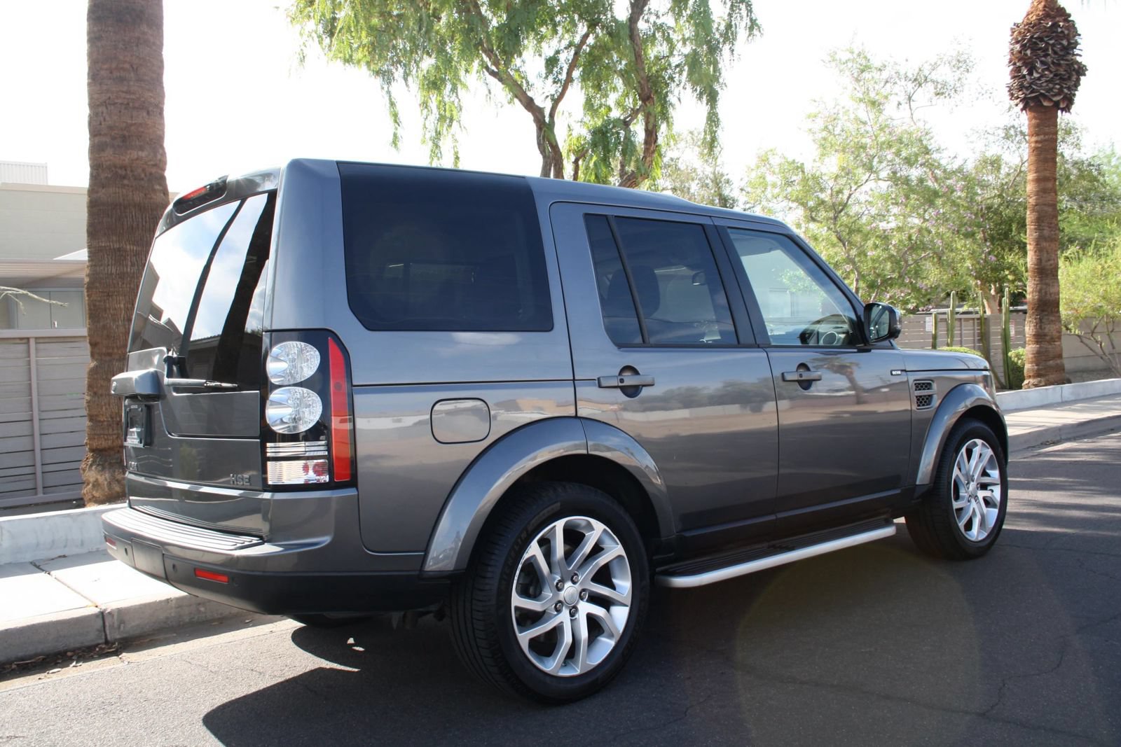 Used 2016 Land Rover LR4 HSE AWD/4WD image 3