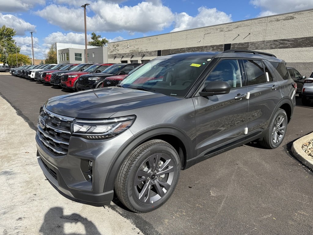New 2026 Ford Explorer Active w/ Active Comfort Package image 1