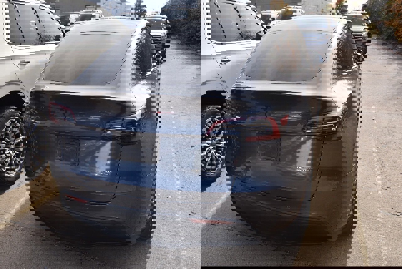 Used 2021 Tesla Model Y Long Range image 8