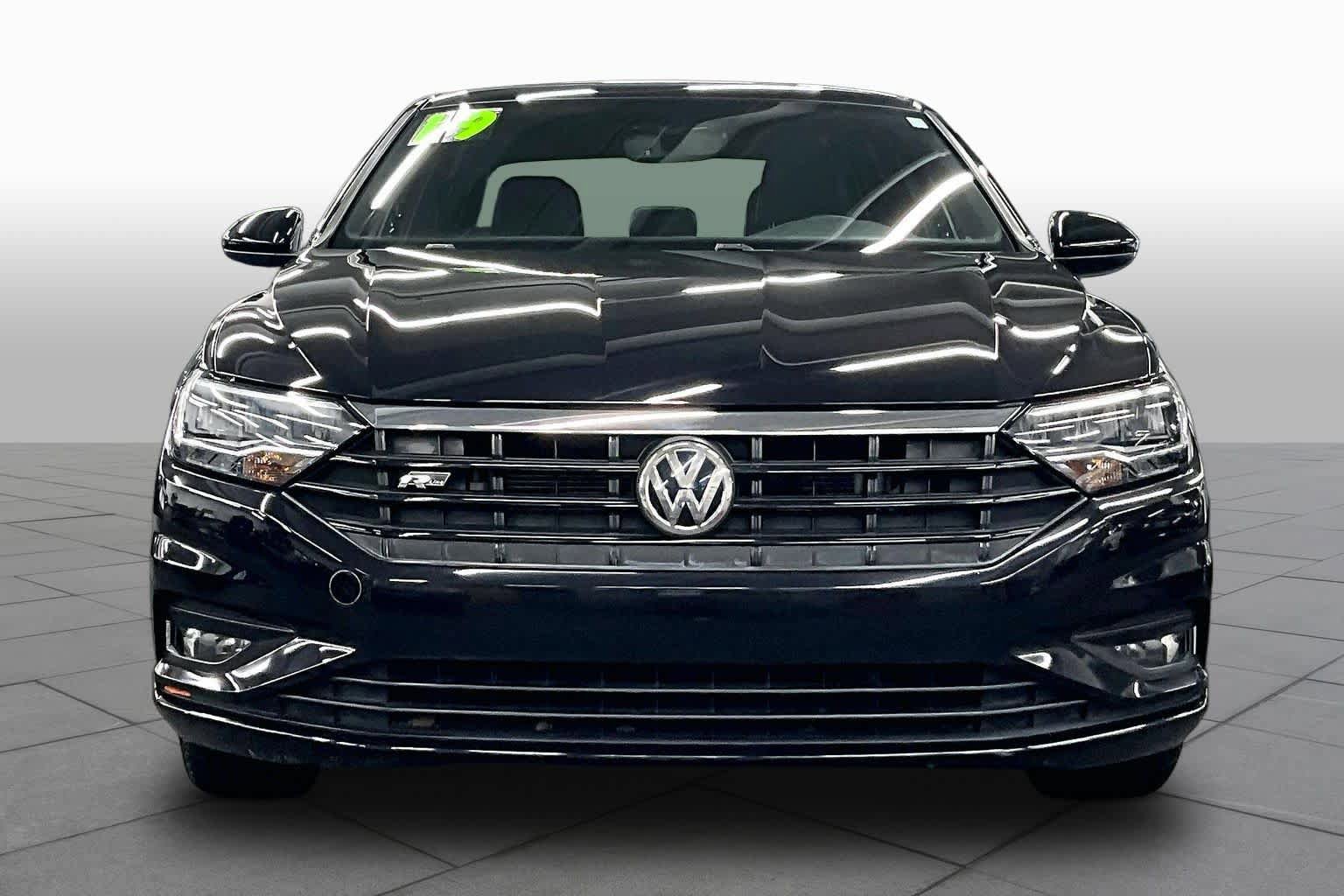 Used 2019 Volkswagen Jetta R-Line FWD image 3