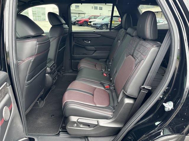 Used 2026 Honda Pilot Black Edition image 15