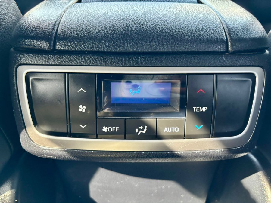 Used 2018 Toyota Highlander Plus image 30