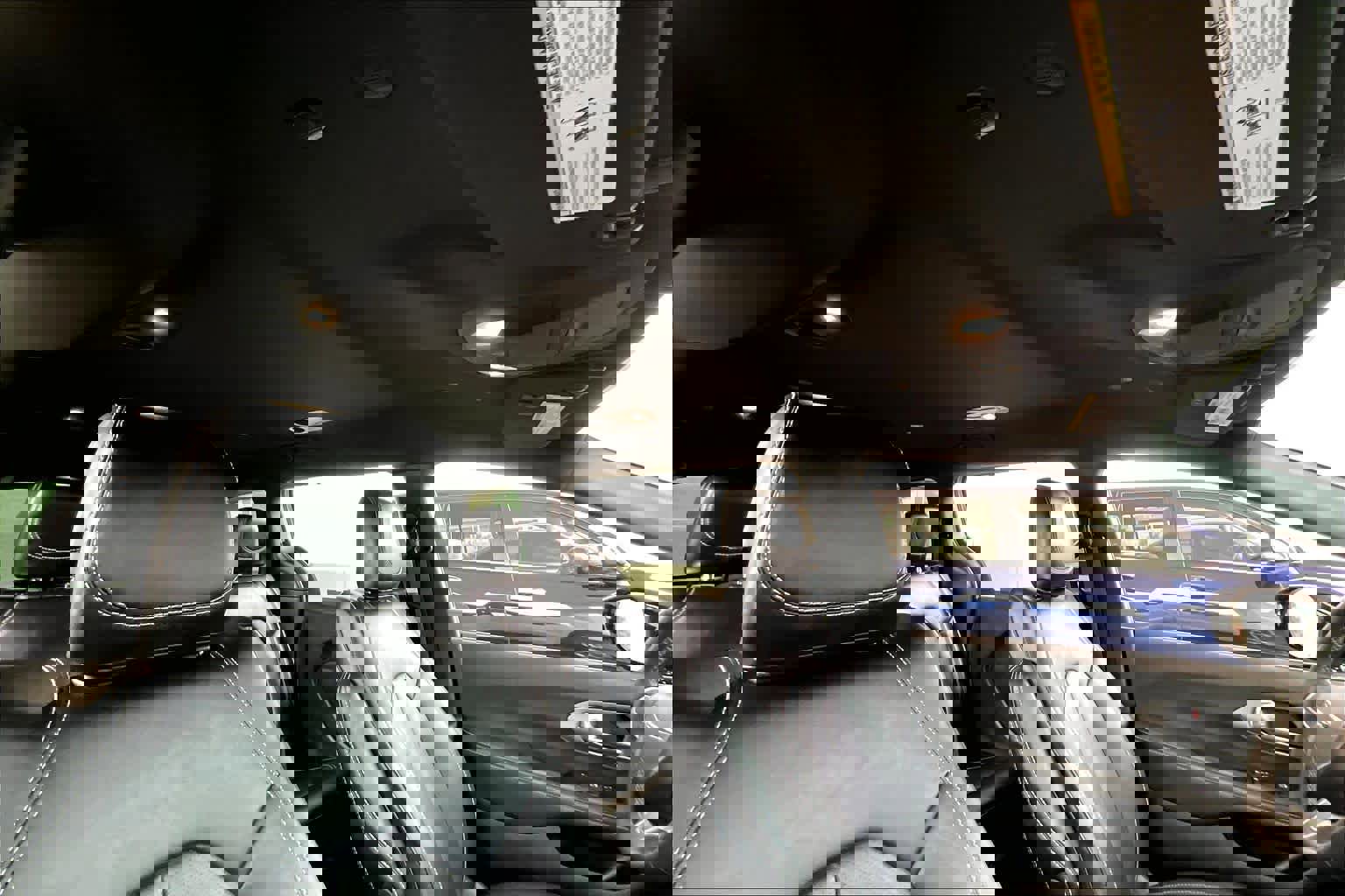 Used 2025 Chrysler Pacifica Select image 12