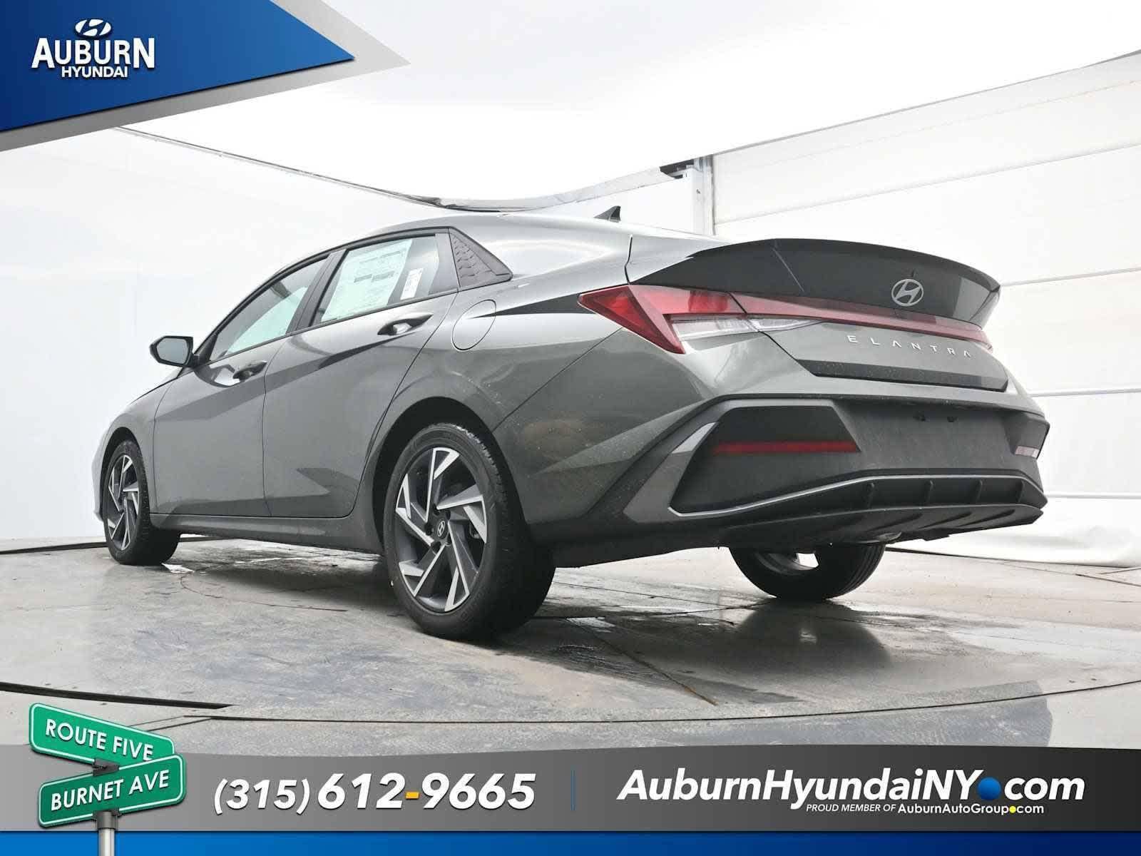 New 2025 Hyundai Elantra Sport FWD image 16