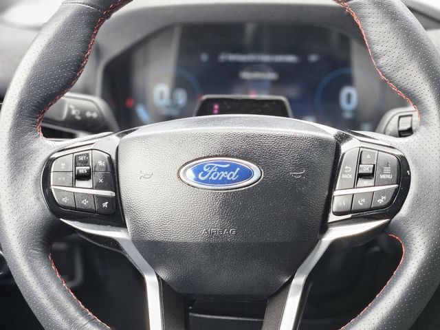 Used 2025 Ford Explorer ST-Line w/ ST-Line Street Pack AWD/4WD image 16