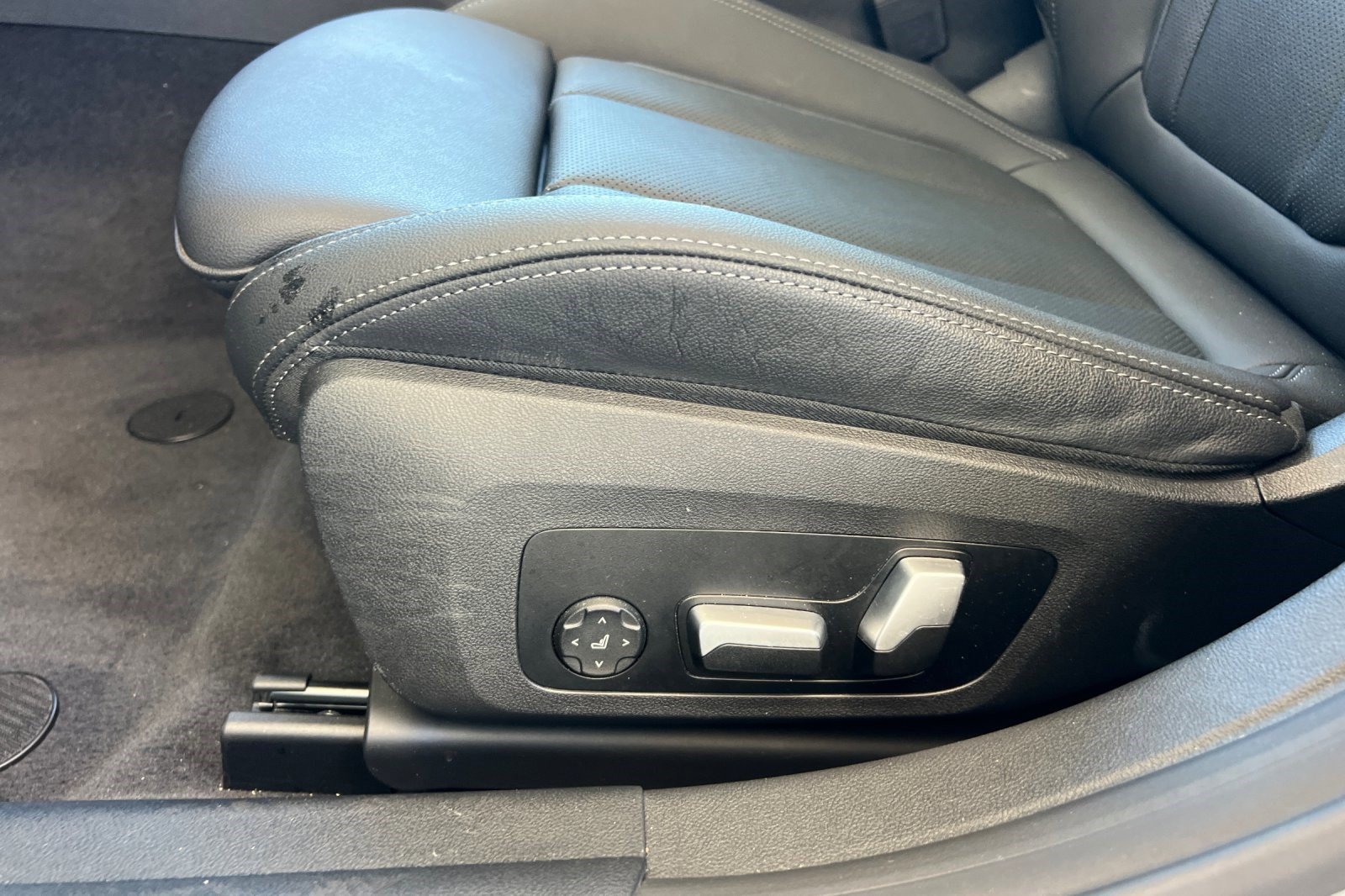 Used 2023 BMW i4 eDrive35 RWD image 14