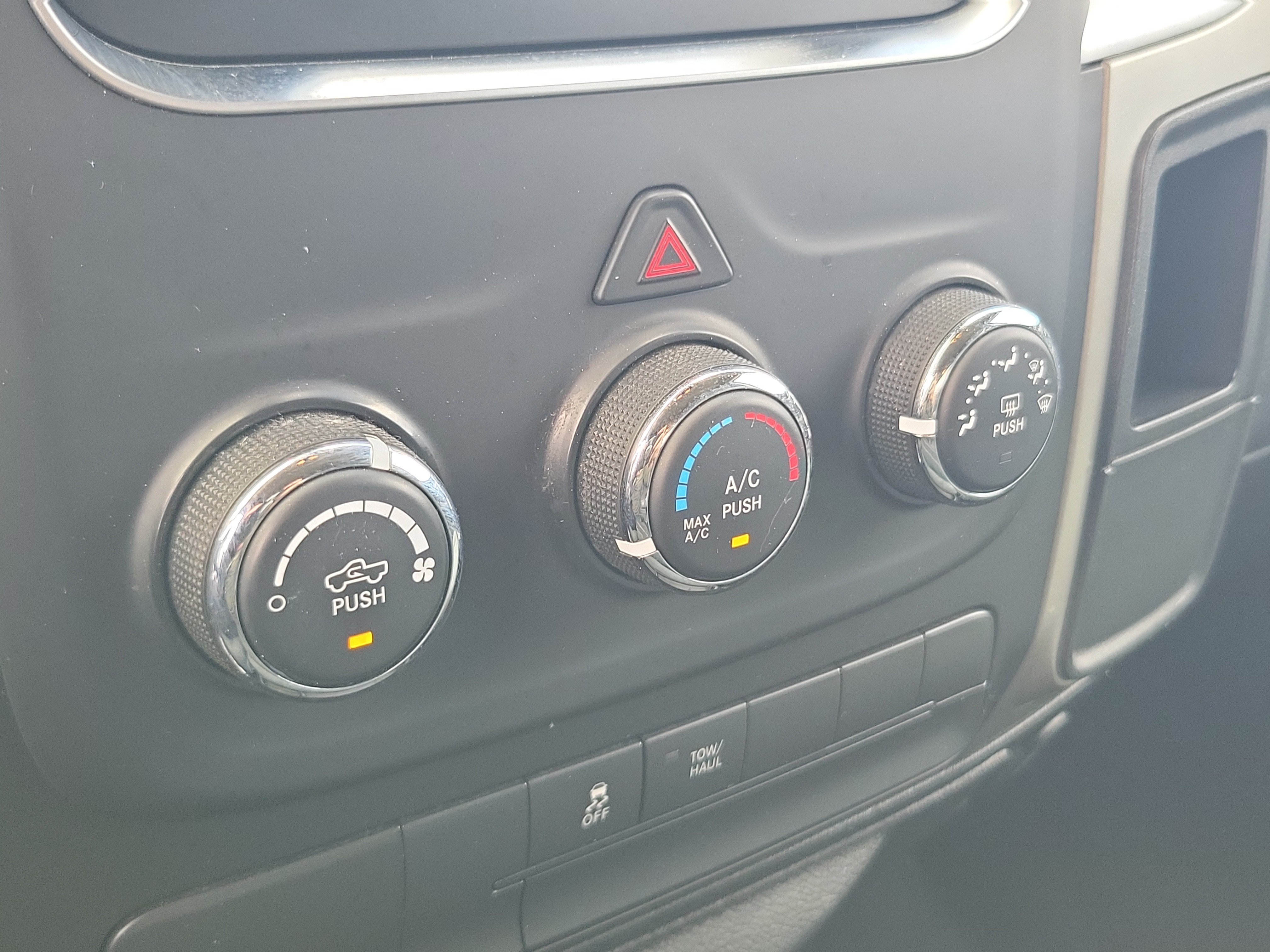Used 2019 RAM 1500 Classic SLT RWD image 23