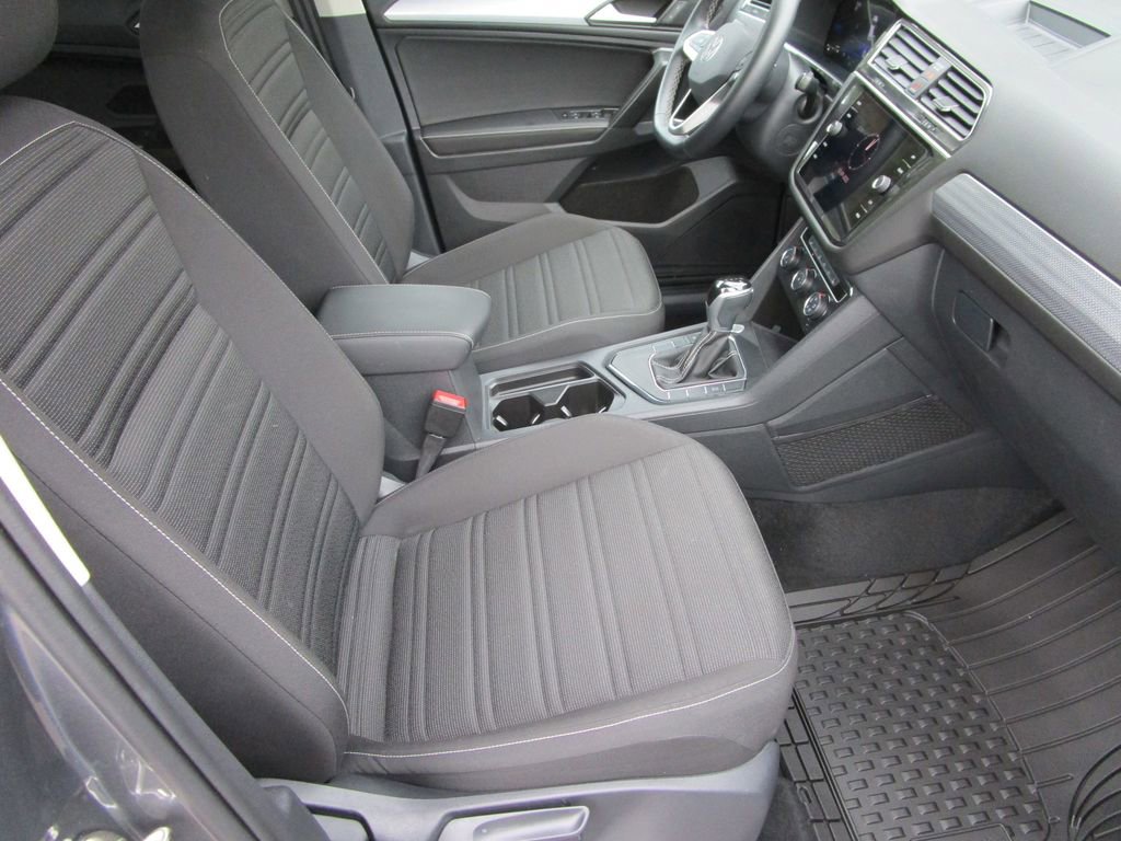 Used 2024 Volkswagen Tiguan S image 18