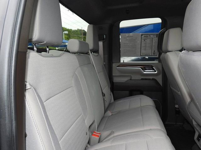 Used 2025 Chevrolet Silverado 2500 LT image 45