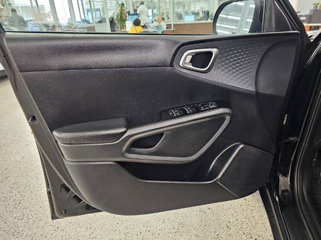 Used 2020 Kia Soul S FWD image 24
