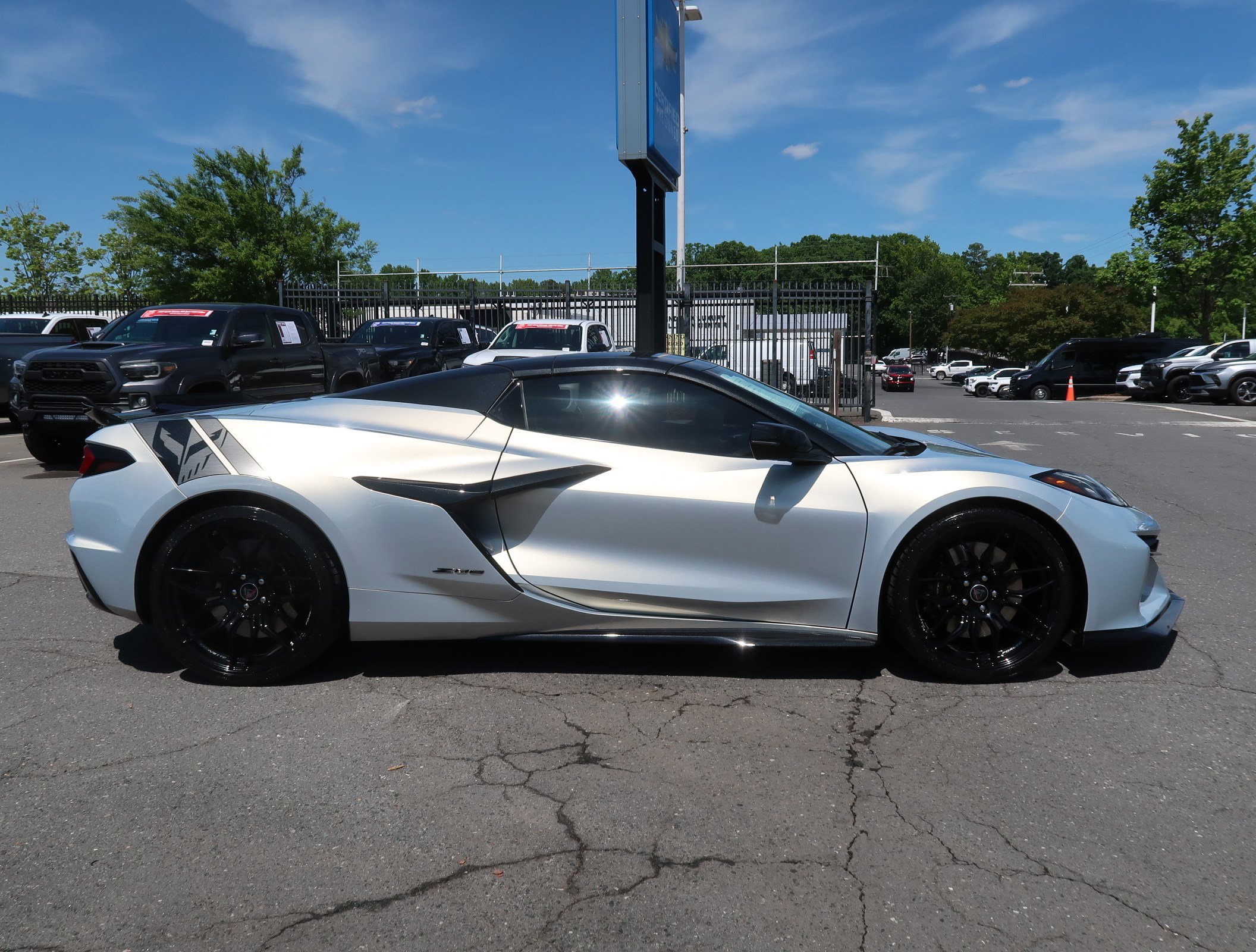 Used 2023 Chevrolet Corvette Z06 w/ Battery Protection Package RWD image 11