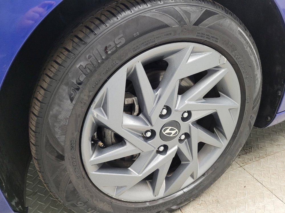 Used 2024 Hyundai Elantra SEL FWD image 31