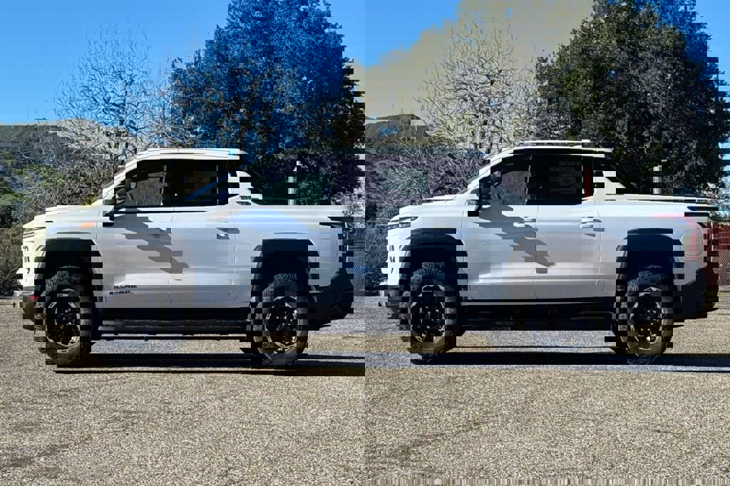 New 2026 Chevrolet Silverado EV Trail Boss image 7