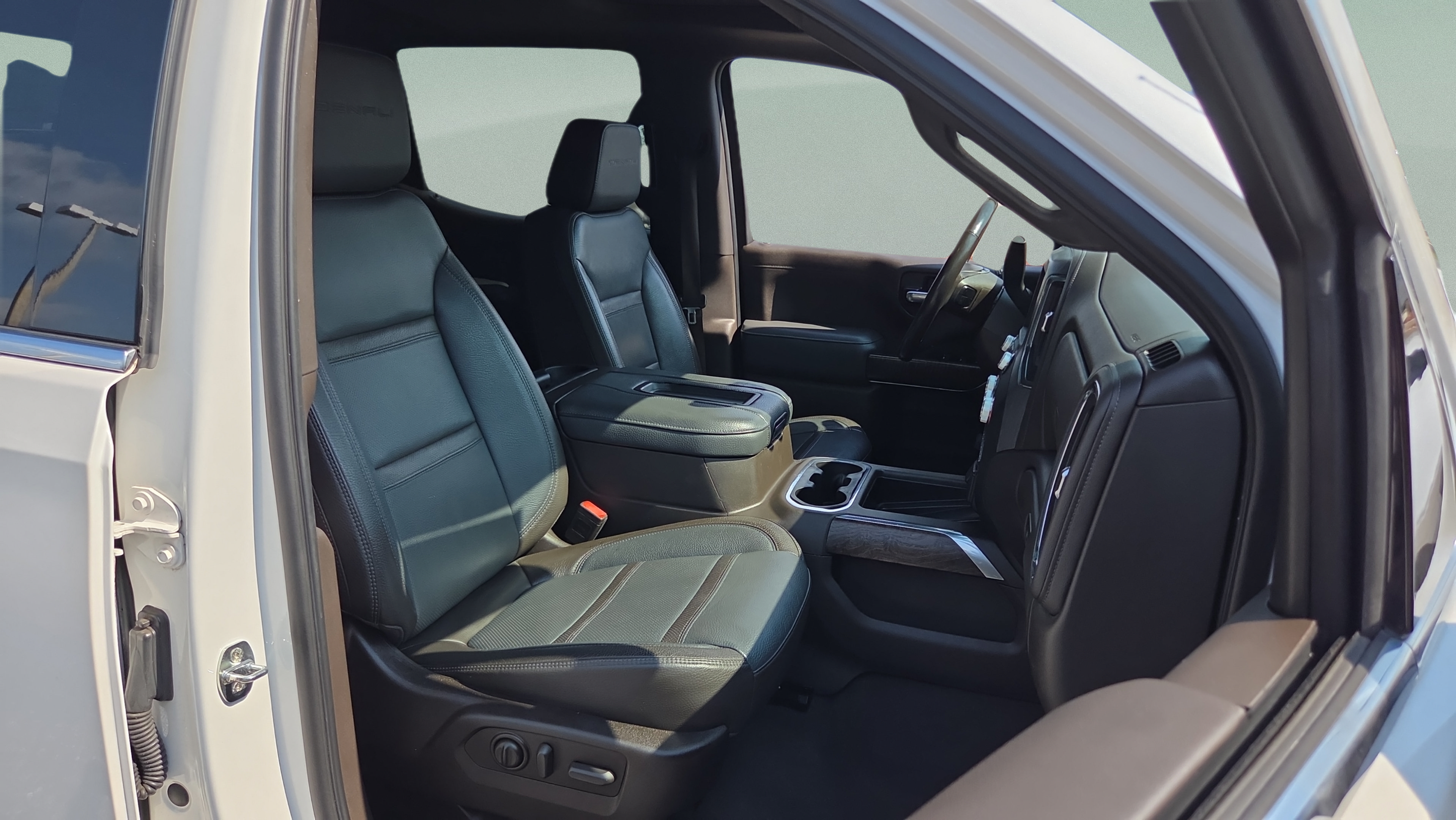 Used 2020 GMC Sierra 1500 Denali w/ Denali Ultimate Package AWD/4WD image 15