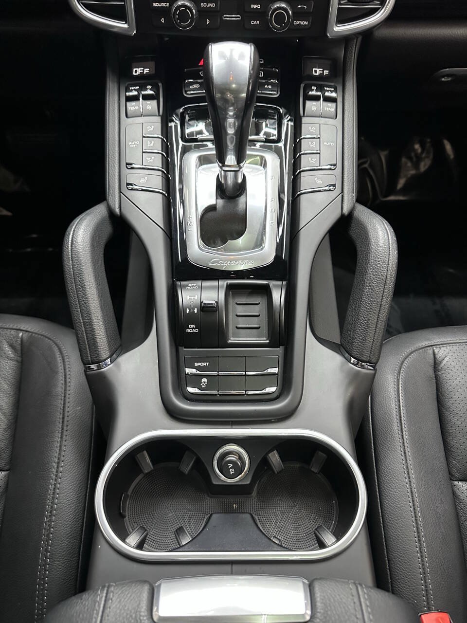 Used 2014 Porsche Cayenne Diesel AWD/4WD image 27