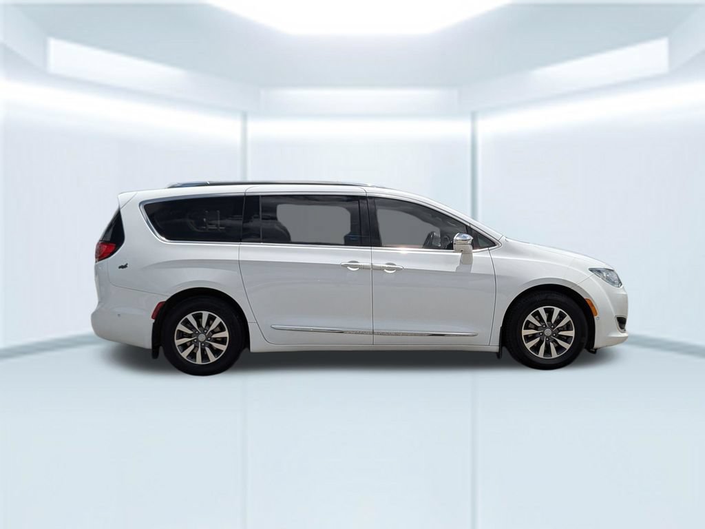 Used 2020 Chrysler Pacifica Limited w/ Advanced Safetytec Group FWD image 8