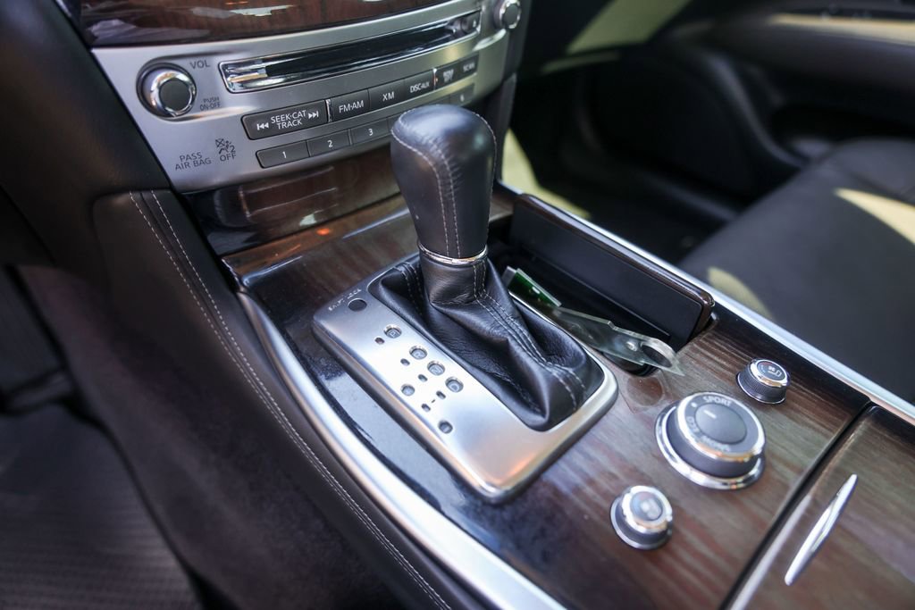 Used 2016 INFINITI Q70 L 3.7 w/ Deluxe Touring Package image 22