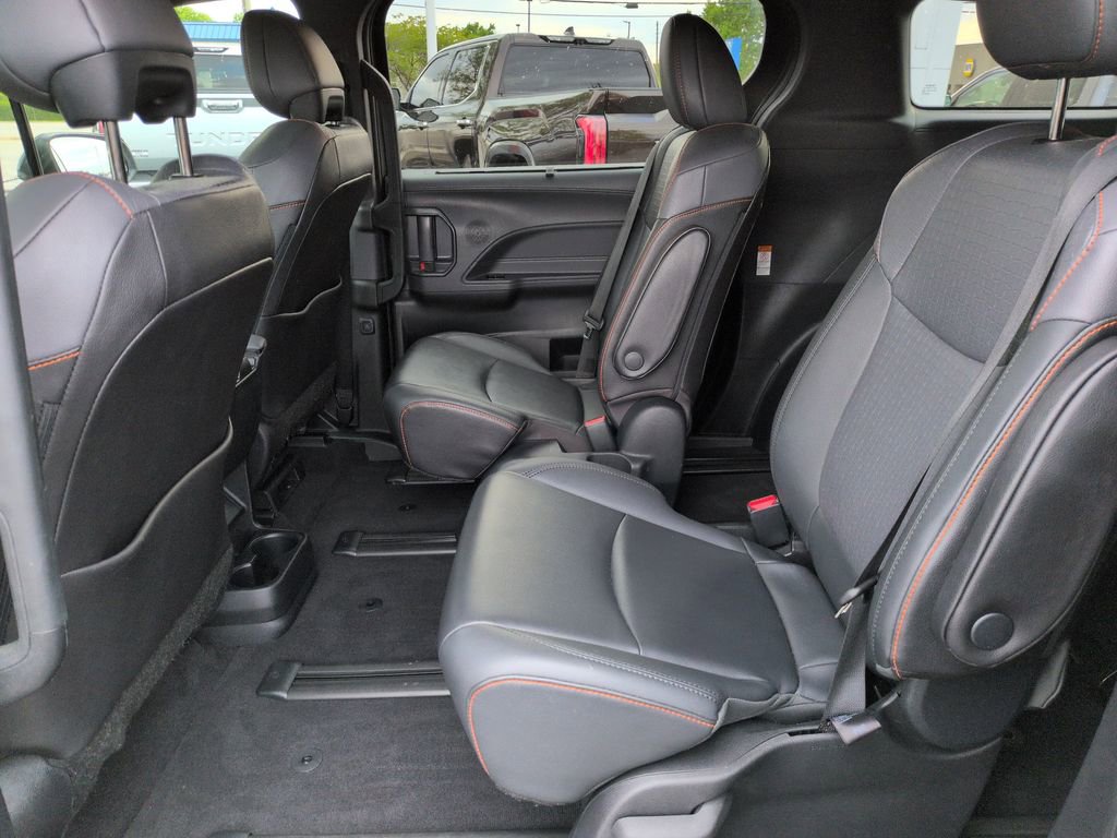 Certified 2022 Toyota Sienna XSE AWD/4WD image 25