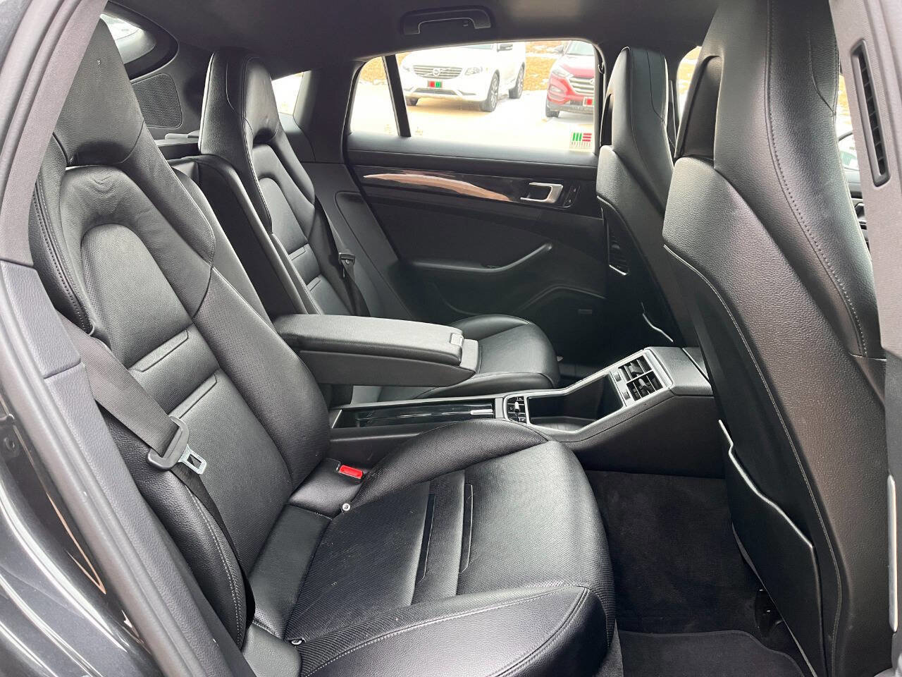 Used 2019 Porsche Panamera 4 image 24