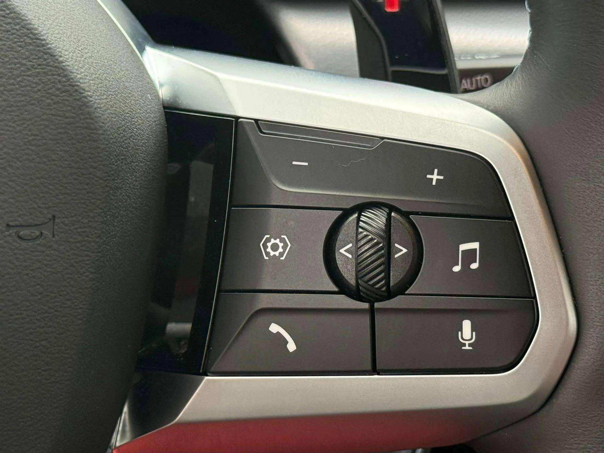 Used 2025 BMW X2 M35i image 39