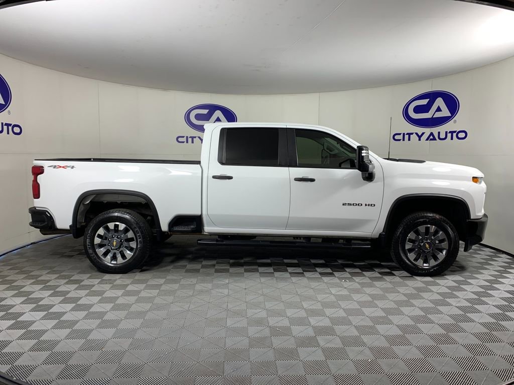Used 2022 Chevrolet Silverado 2500 Custom w/ Custom Value Package AWD/4WD image 2