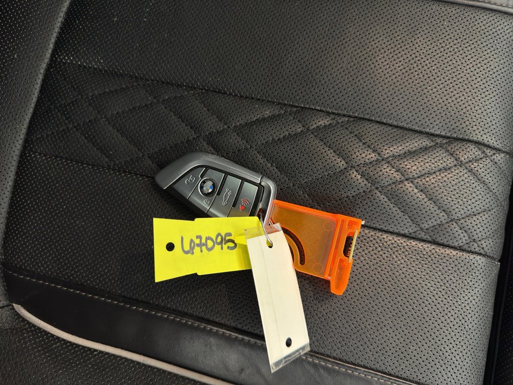 Used 2020 BMW M550i xDrive w/ Executive Package image 43