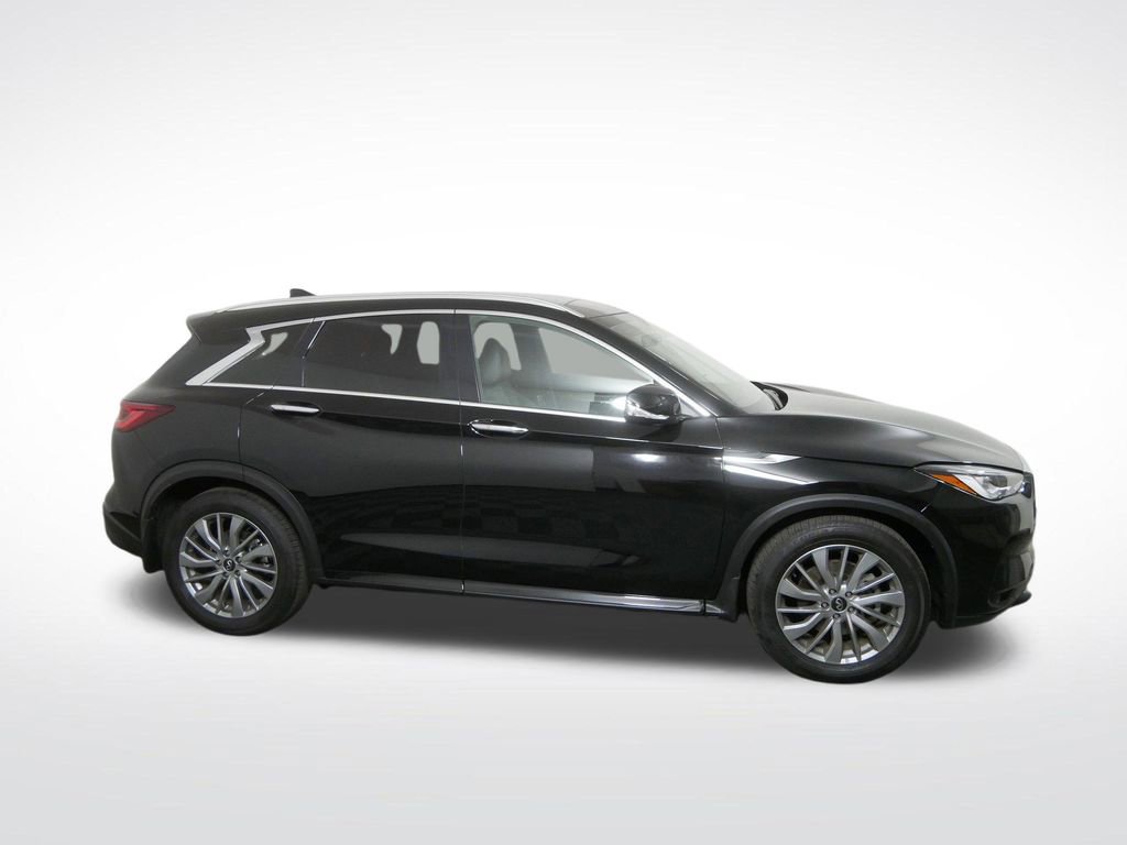Used 2025 INFINITI QX50 Luxe AWD/4WD image 2