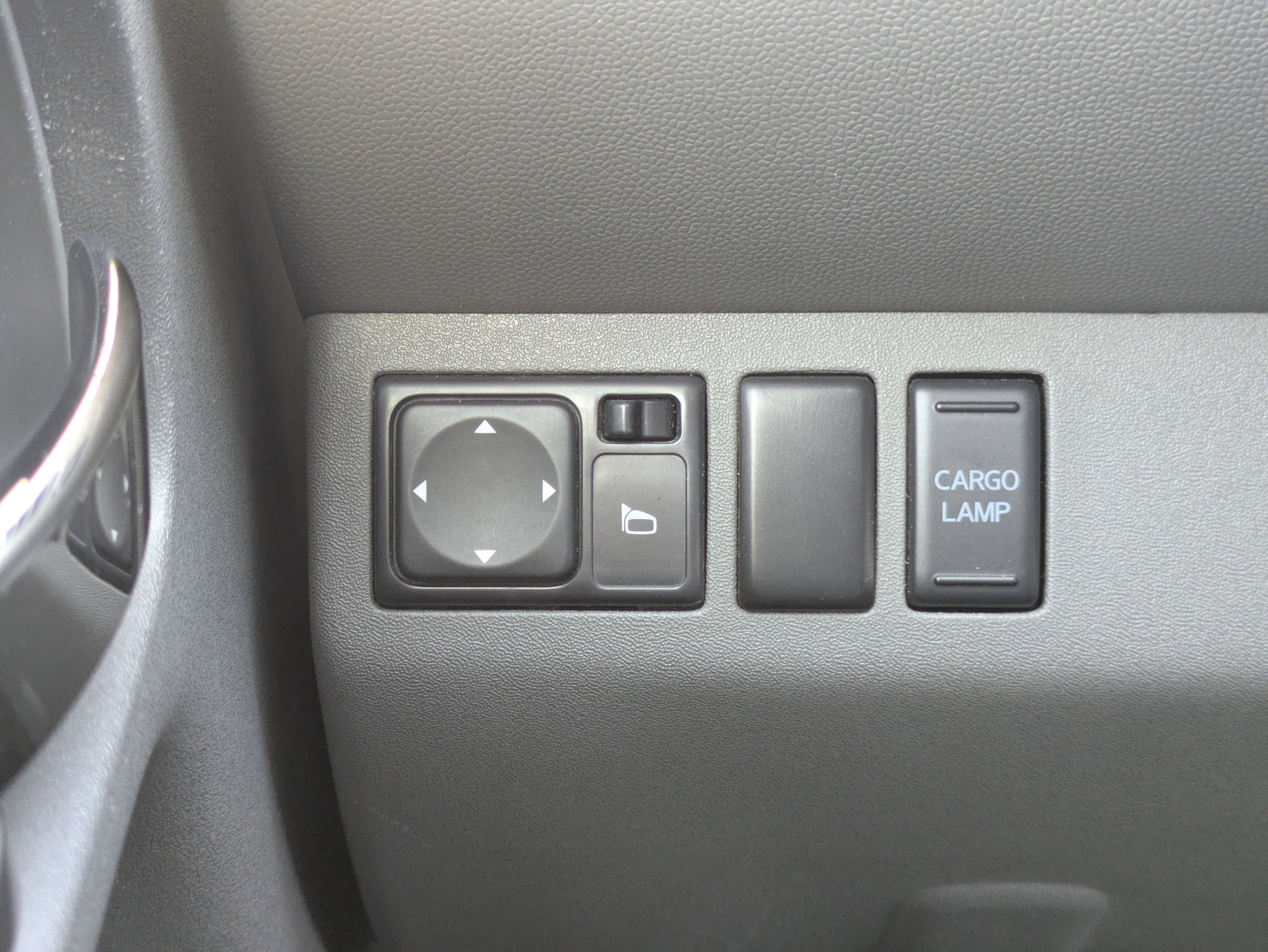 Used 2015 Nissan Frontier SV image 12
