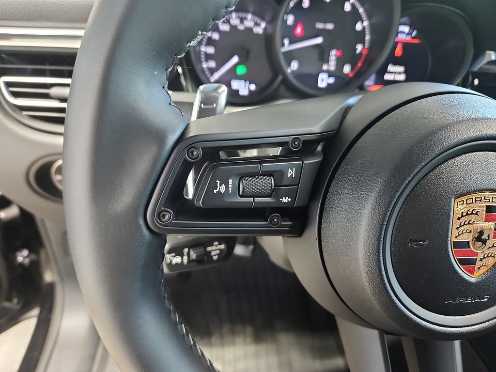 Certified 2026 Porsche Macan AWD/4WD image 22