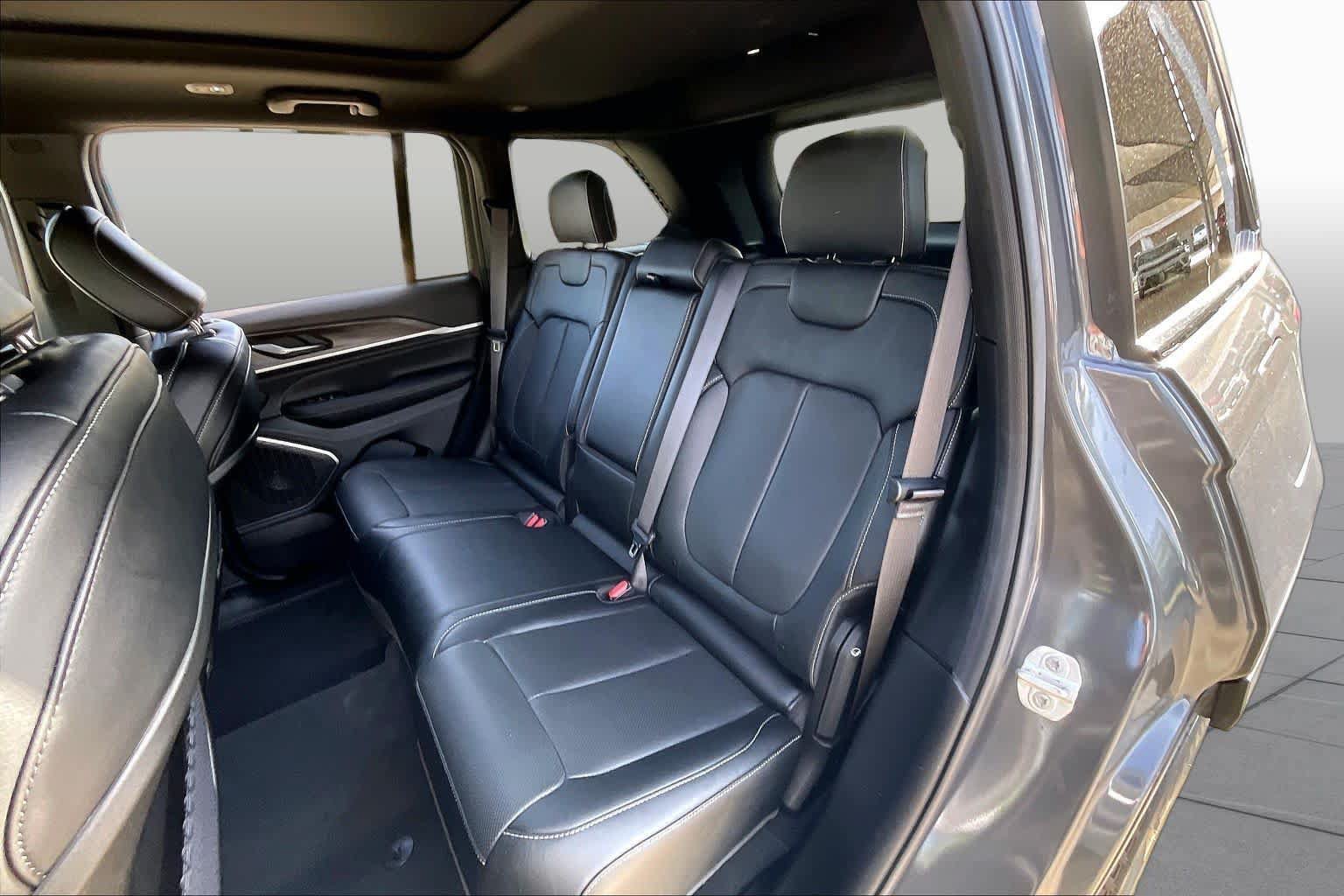 Used 2026 Jeep Grand Cherokee Limited AWD/4WD image 20