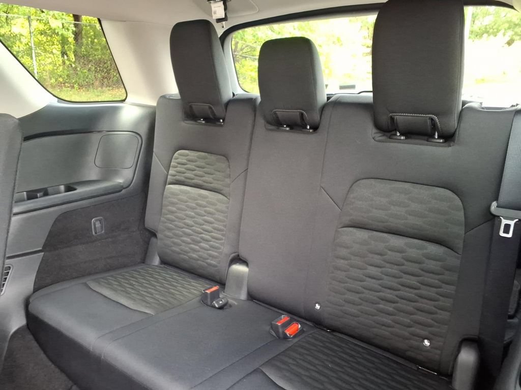 Used 2025 Nissan Pathfinder SV AWD/4WD image 20