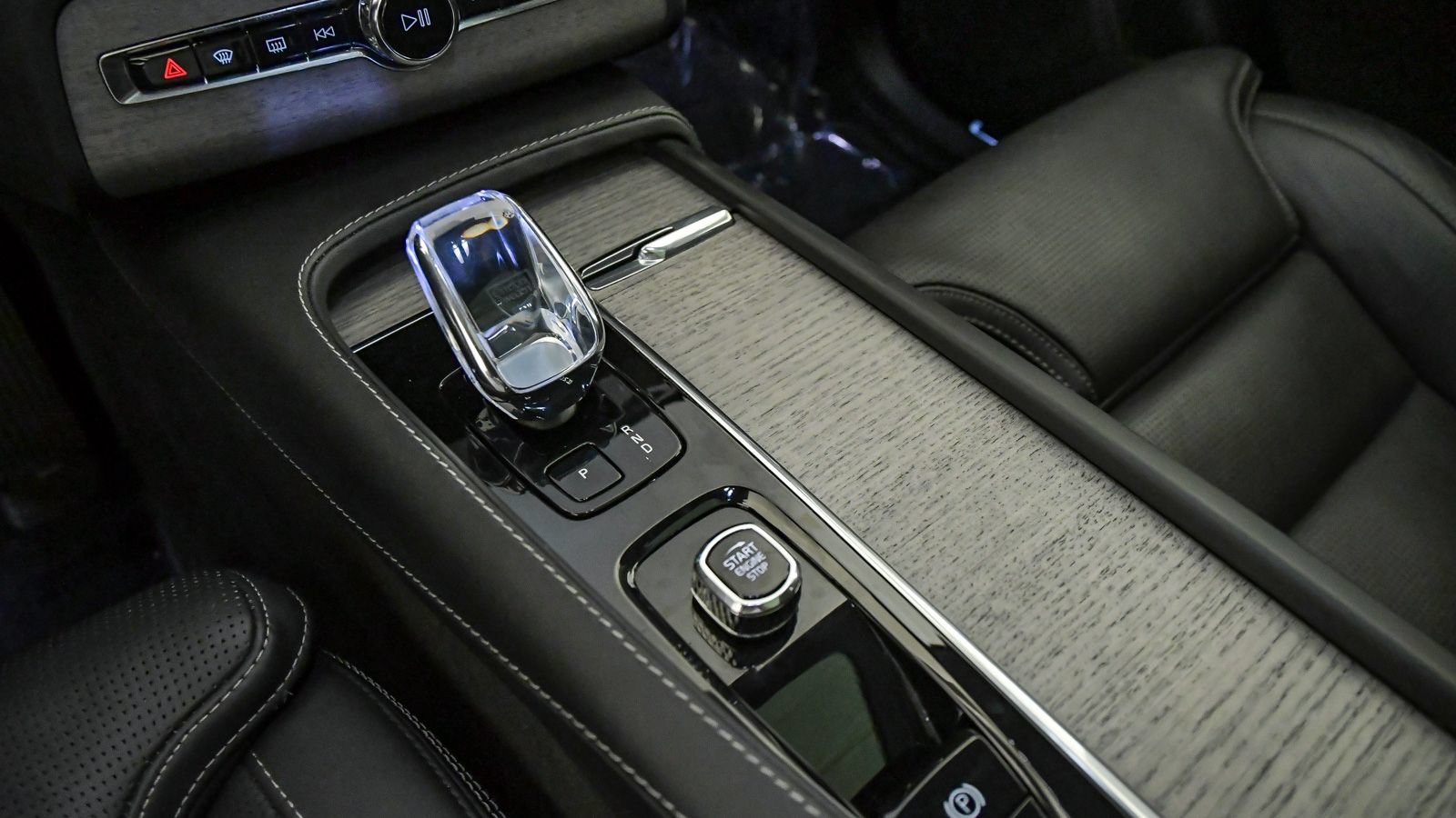 Certified 2023 Volvo XC90 T8 Ultimate AWD/4WD image 22