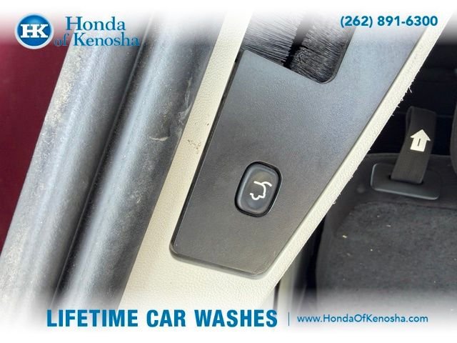 Used 2014 Dodge Grand Caravan SXT w/ UConnect Hands-Free Group FWD image 10