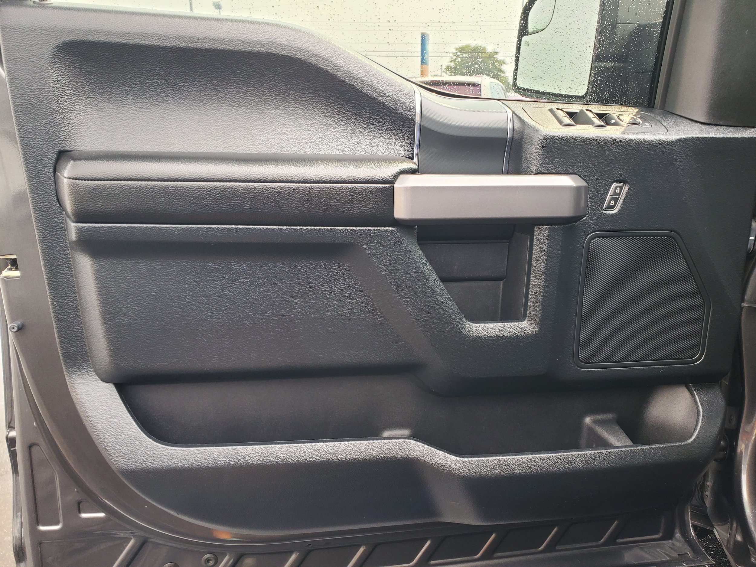 Used 2019 Ford F150 XLT w/ Equipment Group 302A Luxury AWD/4WD image 8