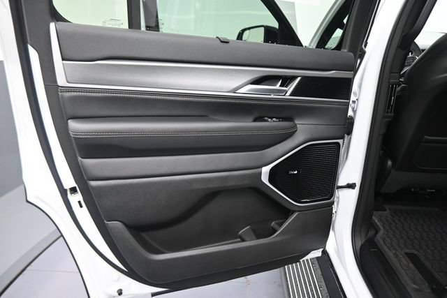New 2026 Jeep Grand Wagoneer Limited AWD/4WD image 26