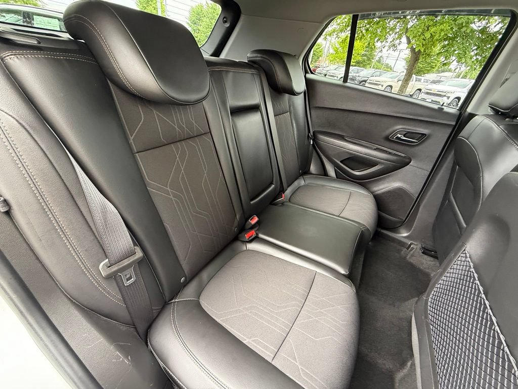 Used 2020 Chevrolet Trax LT w/ LT Convenience Package FWD image 22