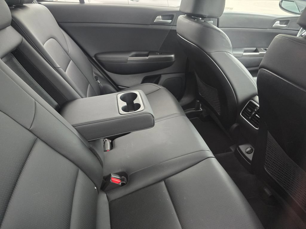 Used 2022 Kia Sportage Nightfall Edition FWD image 11