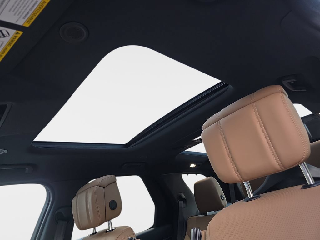 New 2026 Land Rover Discovery Limited Edition AWD/4WD image 31