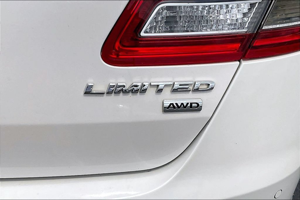 Used 2019 Ford Taurus Limited AWD/4WD image 31