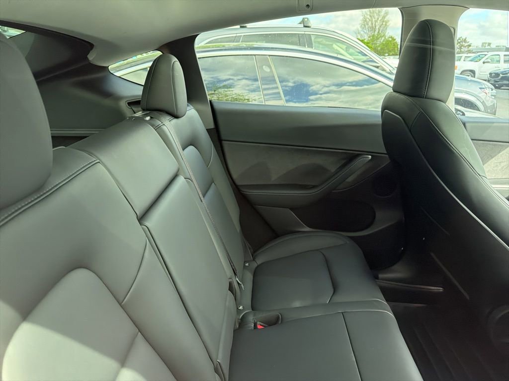Used 2022 Tesla Model Y Long Range image 5