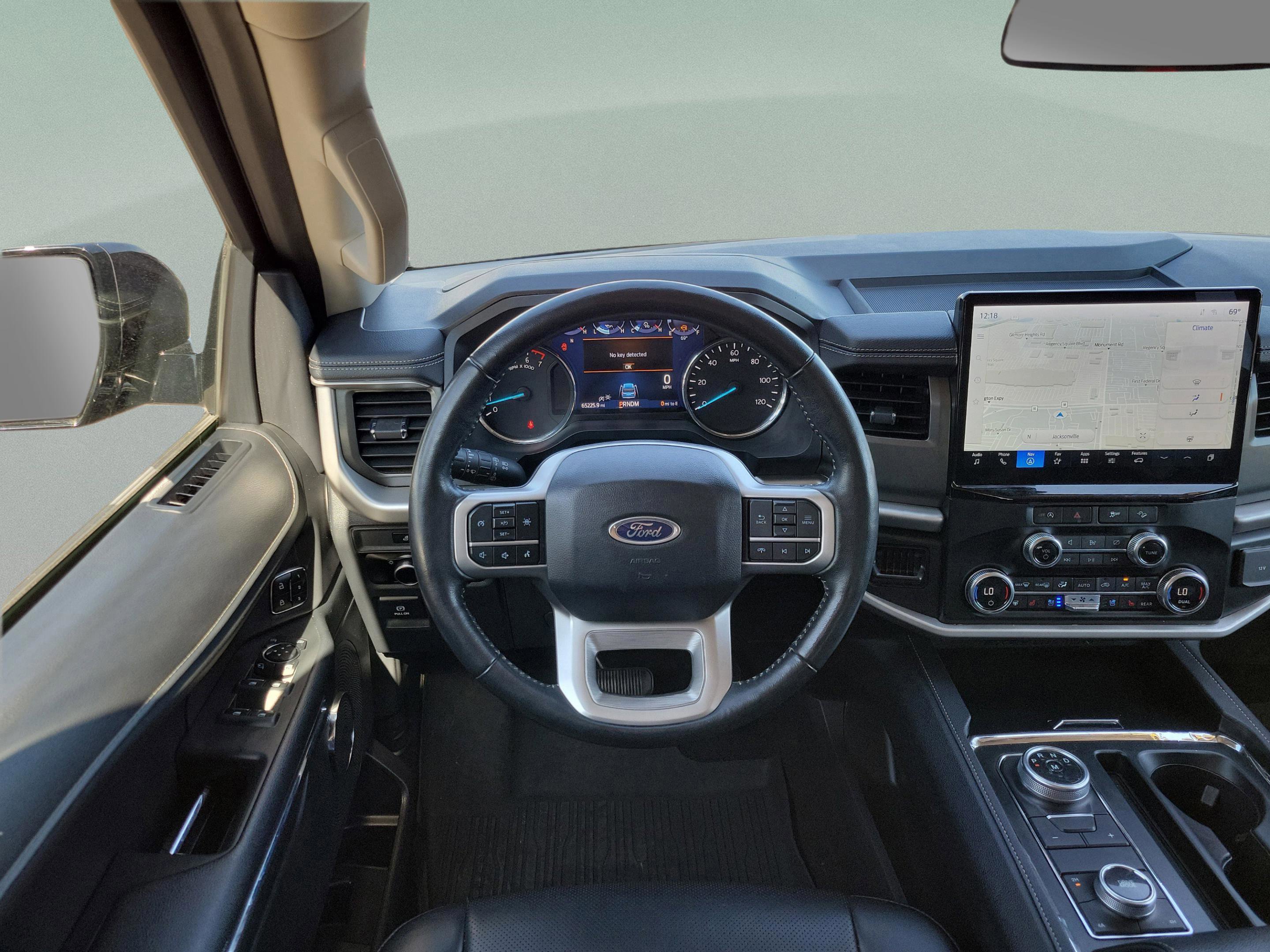 Used 2024 Ford Expedition XLT image 23